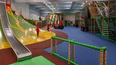 Gulvbelægning på Leos legeland udført af Tæppeladen